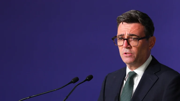 Il nuovo premier del Regno Unito Burnham vola a Kiev per il vertice dei Volenterosi