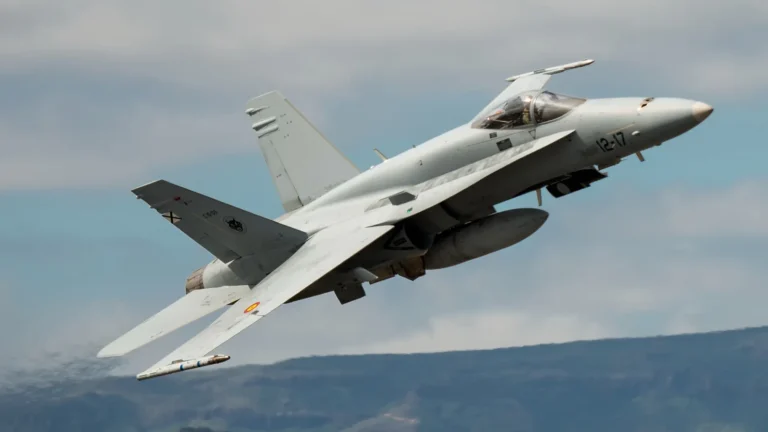 Drone non identificato in Romania, decollano due F-18 spagnoli: poi l’abbattimento