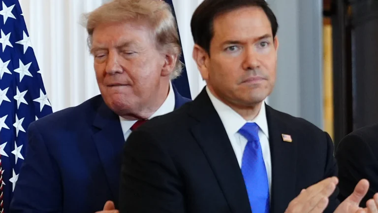 Stretta Usa: l’amministrazione Trump vuole revocare 200mila visti a richiedenti asilo