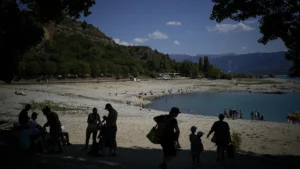 Allarme siccità in Francia: restrizioni idriche sul 70% del territorio