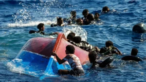 Gruppi libici minacciano e intimidiscono migranti e navi di soccorso in mare, dice ONG