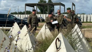 La Lettonia rafforza la sicurezza al confine con la Bielorussia, tensione su droni e migranti