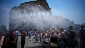 Ferragosto, 29 milioni di italiani fuori casa: il grande rito dell’estate vale oltre un miliardo in un giorno