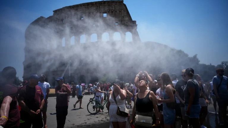 Ferragosto, 29 milioni di italiani fuori casa: il grande rito dell’estate vale oltre un miliardo in un giorno