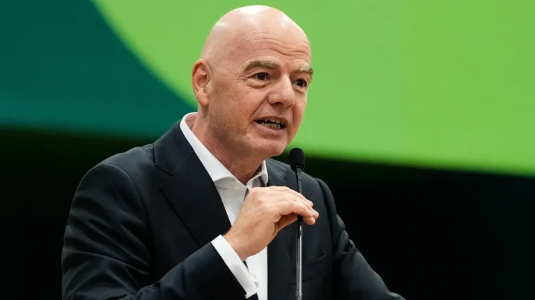 La FIFA difende Infantino dopo le rivelazioni sulla presunta amante pagata dalla UEFA