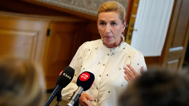 Migranti, la prima ministra danese: “Pronti a chiudere del tutto le frontiere”