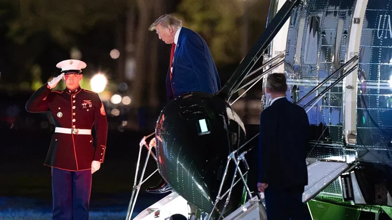 Trump, la fuga in segreto dalla Turchia: “Nascosto in un contenitore per il catering”