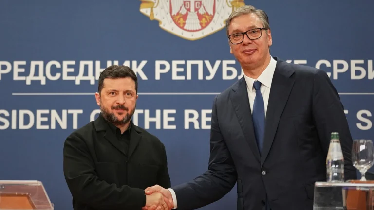 Vučić manda un segnale a Bruxelles e Mosca ospitando Zelensky a Belgrado