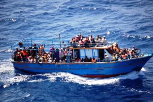Sbarcati 17mila migranti in Italia, meno della metà degli ultimi 2 anni