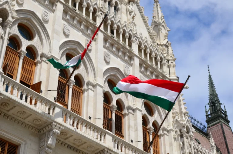 L’Ungheria di Mádyar rompe con Mosca: Budapest riconosce la Russia come minaccia per l’Europa