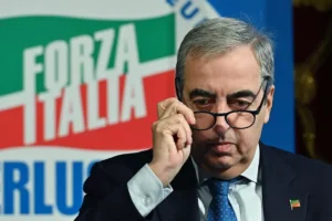 Gasparri: ‘Singolare lo sforzo di Ranucci di difendere Lavitola’