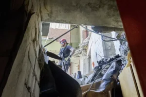 Kiev, ‘almeno 10 morti nel raid russo su Kharkiv’