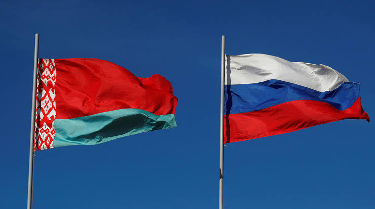 Mosca e Minsk contro l’Italia: la retorica dei “connazionali violati” nasconde una strategia di pressione politica