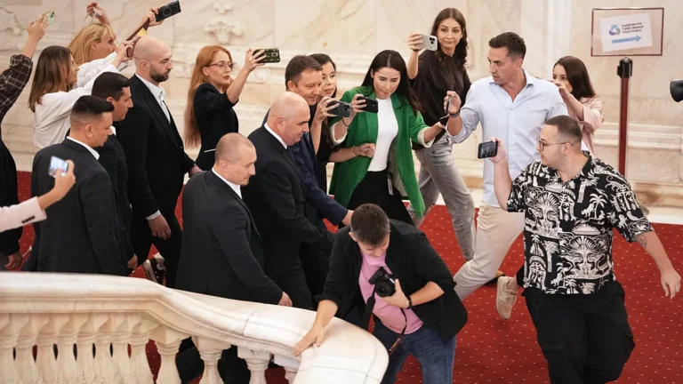 Romania, tre partiti puntano a formare il nuovo governo dopo le elezioni