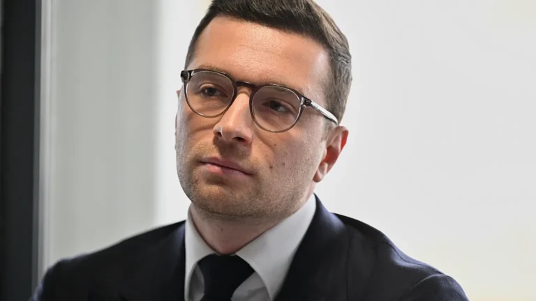 Francia: Mediapart attribuisce a Jordan Bardella dichiarazioni antisemite, Bardella “falsi grossolani”