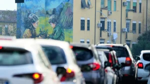 Il governo italiano ha sospeso il bollo per auto e motocicli per il 2027, mancato gettito per le Regioni