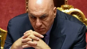 Crosetto: garantiremo passaggio navi italiane per Bab el-Mandeb senza attendere l’Ue
