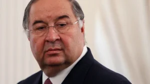 UE vicina a un accordo sulla richiesta francese di togliere Usmanov dalle sanzioni