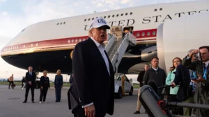 Trump attacca la Corte Suprema dopo il “no” alle restrizioni sul voto per posta