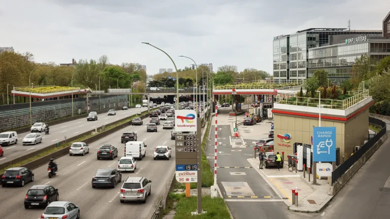 Il diesel in Francia supera 2,40 €/litro, carburanti UE ai record