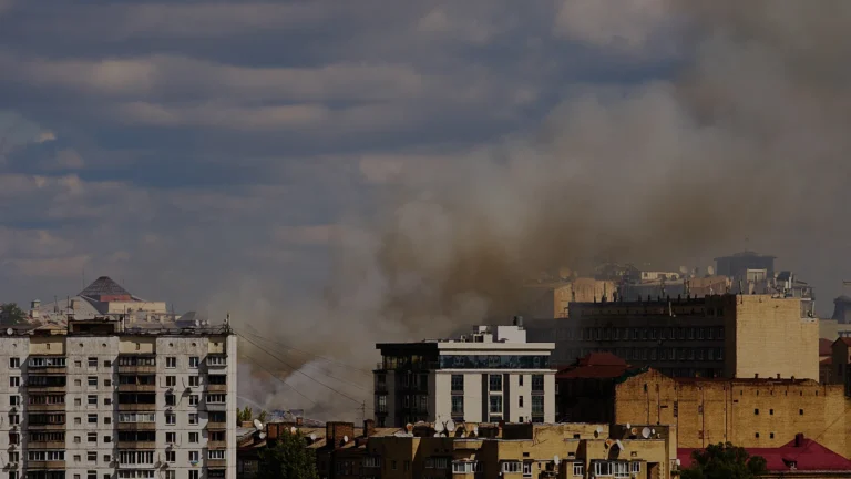 Drone russo colpisce sede del Servizio di sicurezza dell’Ucraina nel centro di Kiev