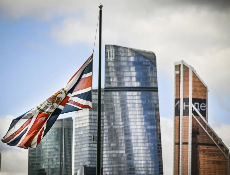 Un copione già visto: l’FSB accusa Kiev di un attentato all’ambasciatore britannico