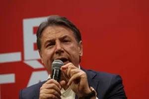 Dall’abuso di ufficio alla cannabis all’orario di lavoro, tutte le proposte dei 5s