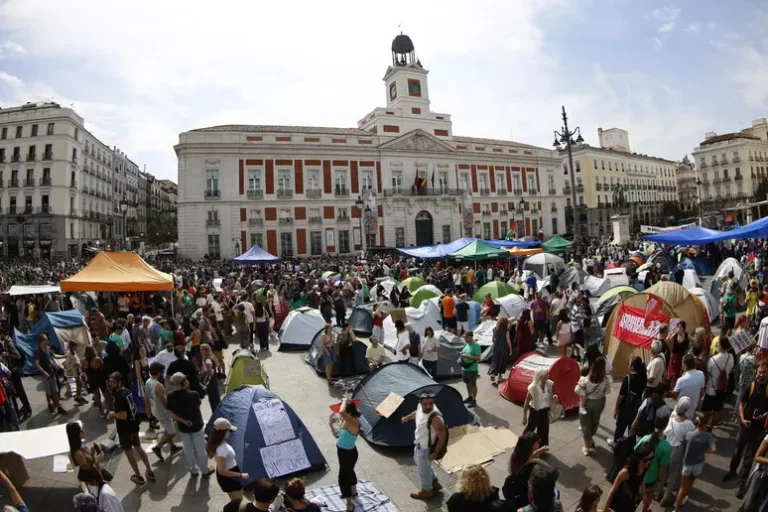 A Madrid tornano gli ‘indignados’, lotta contro gli sfratti