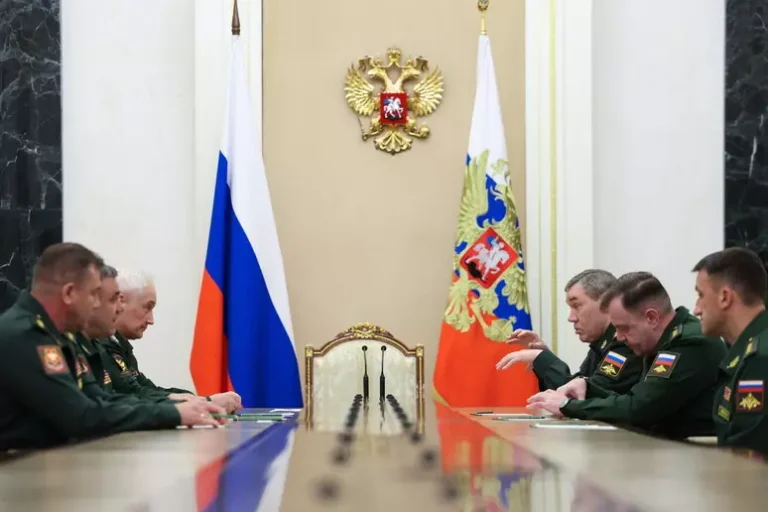 Putin aumenta di 15.000 il numero di militari, il totale sale a 1.550.000