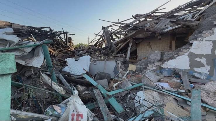 Ucraina sotto attacco, bombardamenti a Kramatorsk e Kryvyj Rih, Zelensky: summit a Miami, Putin: no