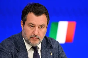 Salvini, da banche-assicurazioni spero contributo volontario a manovra di 5 miliardi