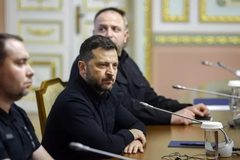 Kiev, ‘dichiarazioni dall’estero confermano che Zelensky svolge bene il suo lavoro’