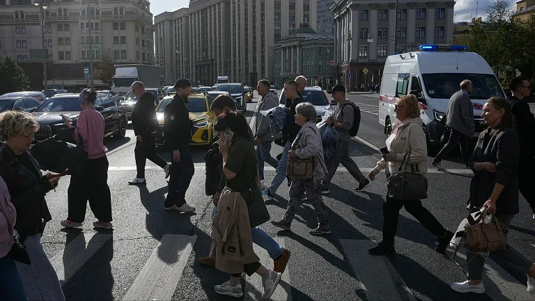 Russia destina quasi metà del bilancio a difesa e taglia la spesa sociale