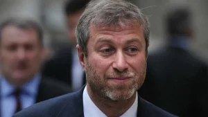 L’ex re di Chelsea e il ponte di rubli: così Abramovich prova a restare a galla