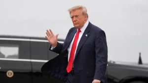 Zelensky critica l’accordo tra USA e Russia sul diesel, Trump: all’Ucraina serve un nuovo presidente