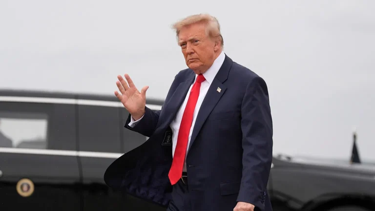 Zelensky critica l’accordo tra USA e Russia sul diesel, Trump: all’Ucraina serve un nuovo presidente