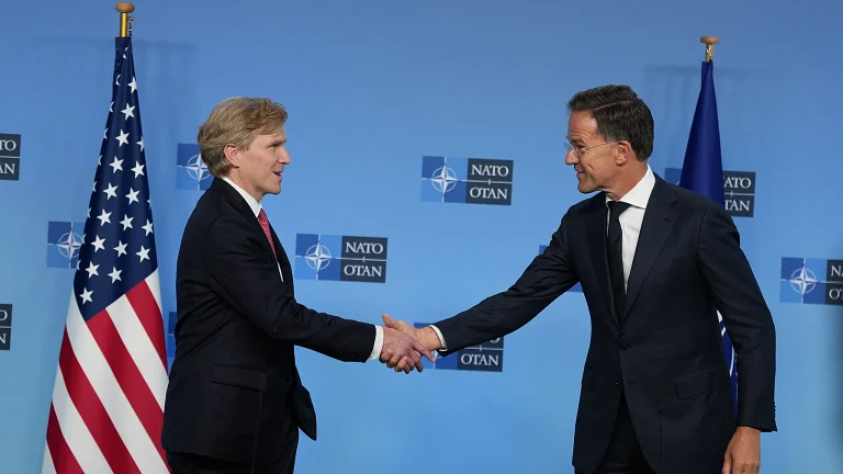 Vertice USA in Polonia senza Francia, UK e Baltici: la NATO rischia divisioni