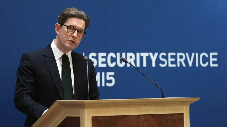 Il capo dei servizi segreti inglesi: “La Russia resta l’aggressore numero uno”