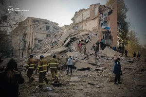 Russi colpiscono edificio a Chernihiv, 4 morti e 20 feriti