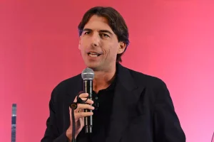 Onorato presenta il programma: ‘Alle primarie ci saremo, non escludo di candidarmi’