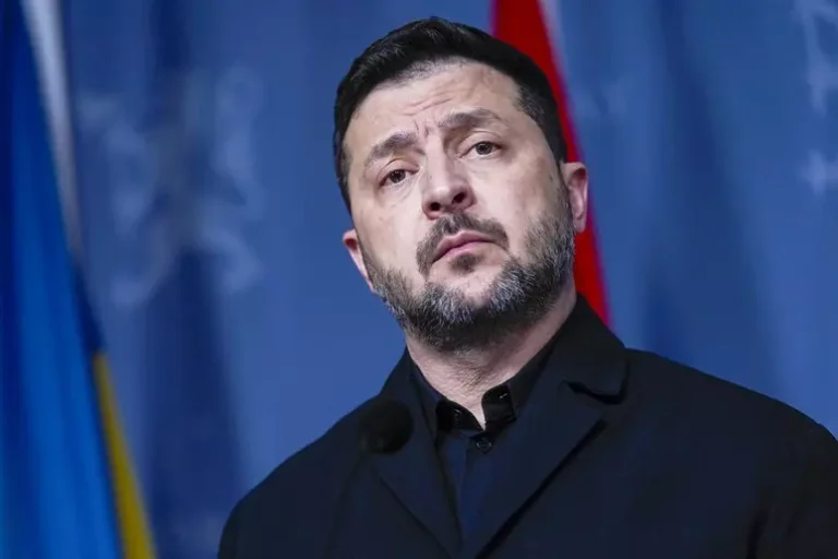 Zelensky, ‘favorevoli a incontro trilaterale il prima possibile’