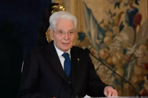 L’appello di Mattarella: ‘Non solo emergenza, ai giovani si guardi con ampia visione’