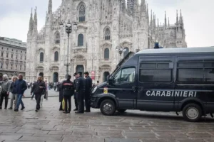Scontri ai cortei, ‘Pochi agenti in strada’, scoppia la polemica tra Piantedosi e Sala. Danni per 1 milione di euro