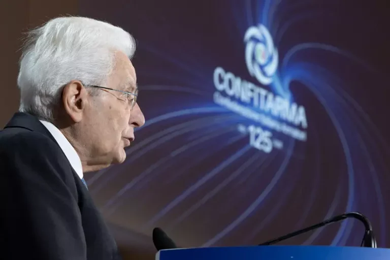 Mattarella: ‘Salvare vite in mare è un valore fondante della Marina italiana’