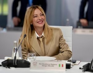 Giorgia Meloni in Kuwait incontra l’Emiro: Q8 disponibile a prorogare price cap su benzina e diesel
