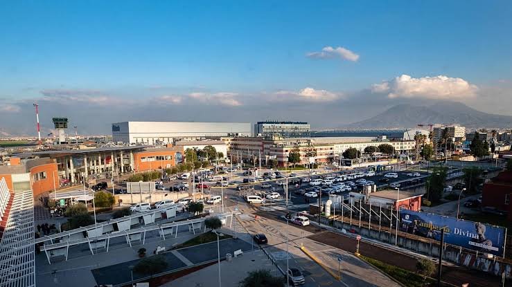 Aeroporto di Napoli chiuso a novembre per maxi restyling da 30 milioni