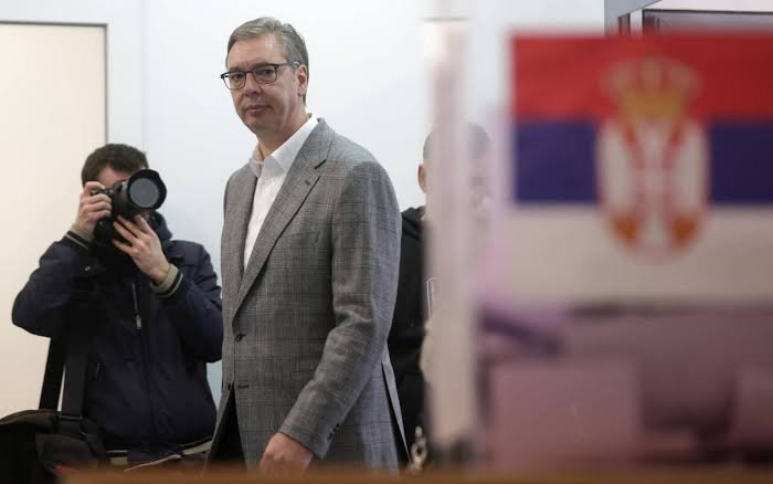 Svolta in Serbia, vince la lista studentesca. Vucic riconosce la sconfitta