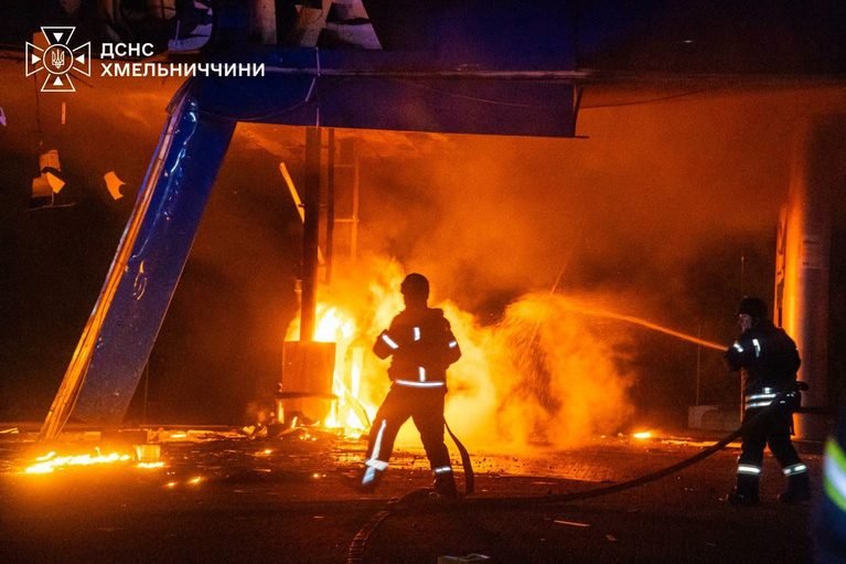 La diplomazia senza conseguenze non ferma la guerra: gli attacchi russi a Kyiv pongono una questione all’Italia e all’Europa