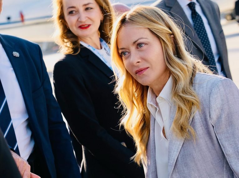 Meloni al Med9 a Spalato: “Valutiamo accise mobili, ma spero si ripristini pienamente il price cap”